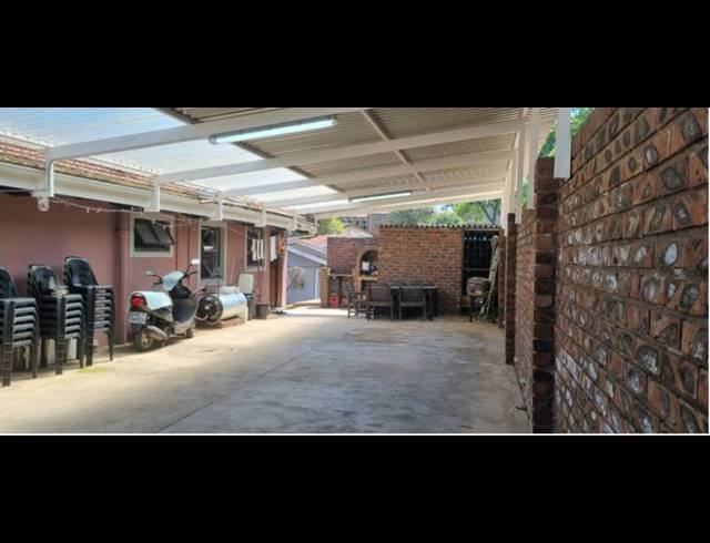 3 BEDROOM HOUSE FOR SALE IN WOODLANDS